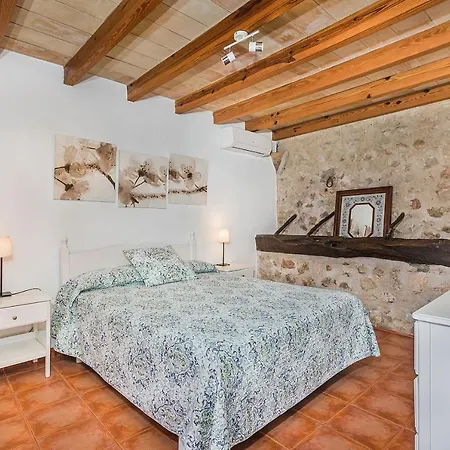 Villa De L'ausina *